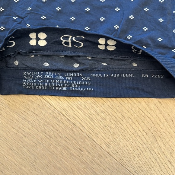 NWT Sweaty Betty Base Layers - leggings and top - Nordic Blur Fairisle print - Picture 4 of 11